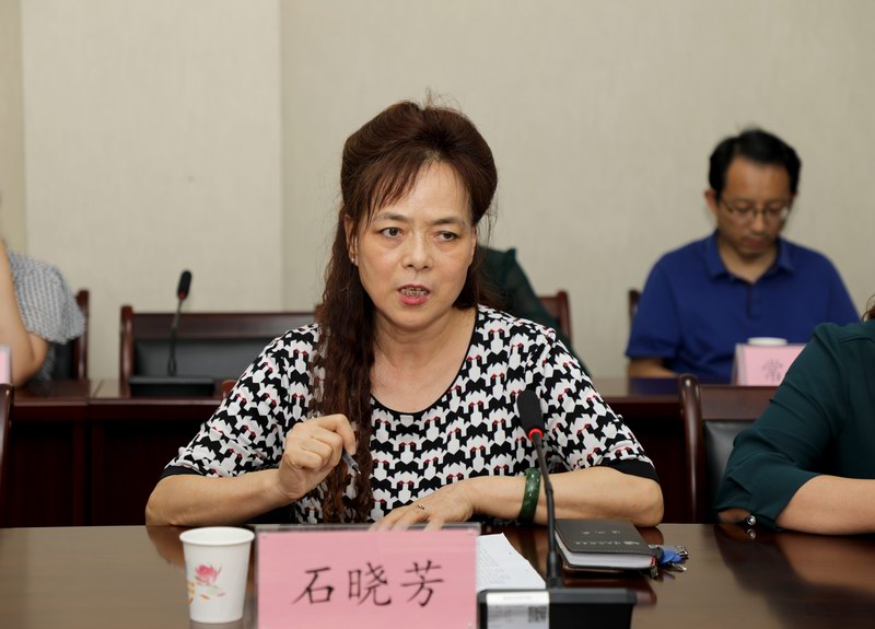 4、党政办主任石晓芳宣读习总书记教师节重要讲话.JPG 4、党政办主任石晓芳宣读习总书记教师节重要讲话.JPG