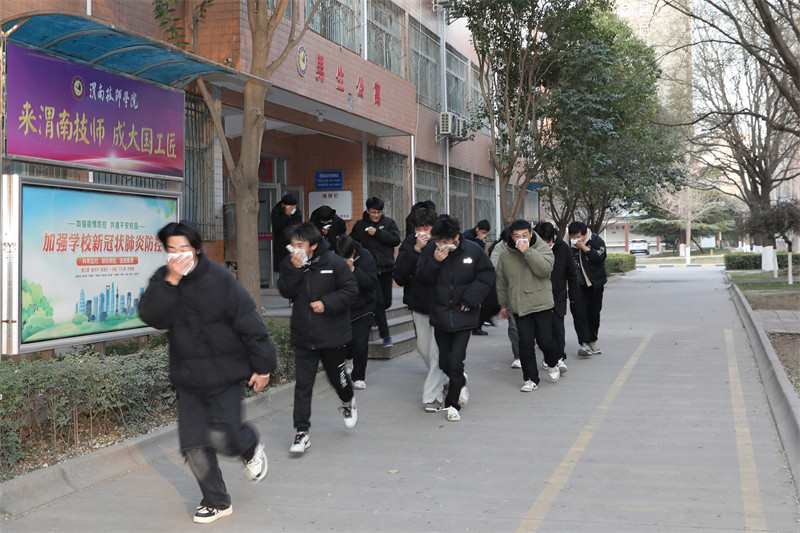 05.jpg