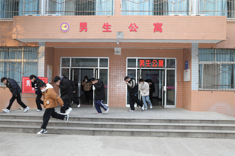 06.jpg