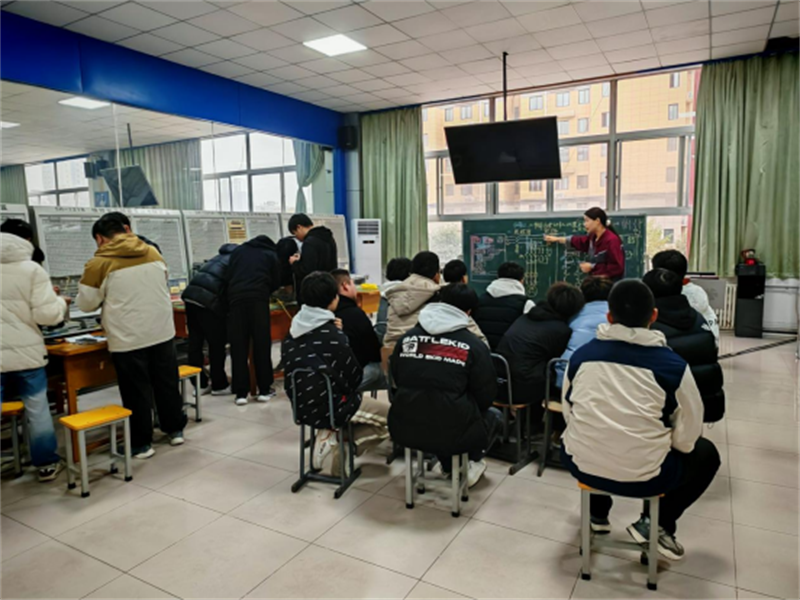 技能培训强本领 教务教学落实处——我�?2级职业技能鉴定应会考前培训有序开�?1.21716.png
