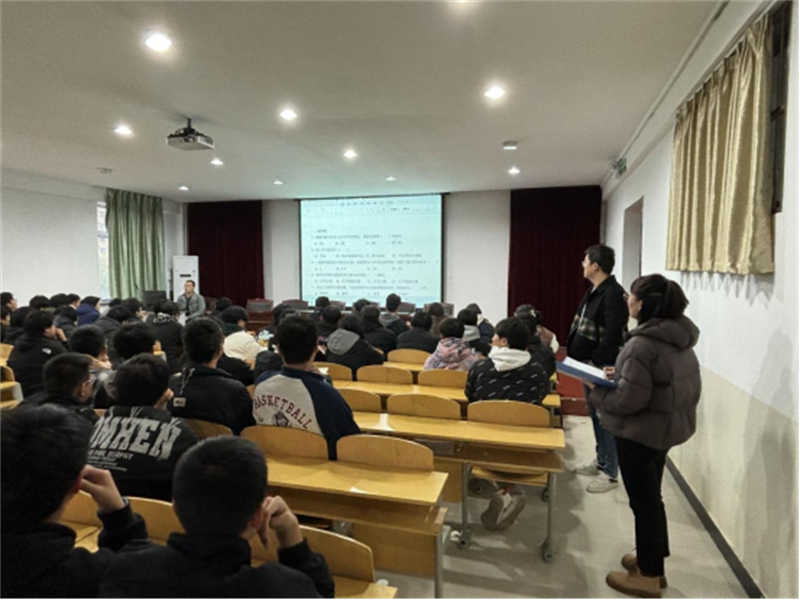 技能培训强本领 教务教学落实处——我�?2级职业技能鉴定应会考前培训有序开�?1.21816.png