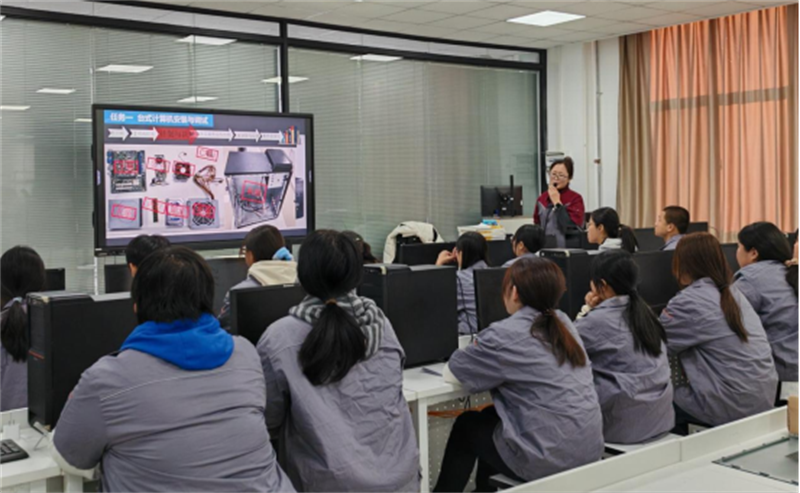 11-24电信工程系组织开展工学一体化课堂实施公开示范�?92.png 11-24电信工程系组织开展工学一体化课堂实施公开示范�?92.png