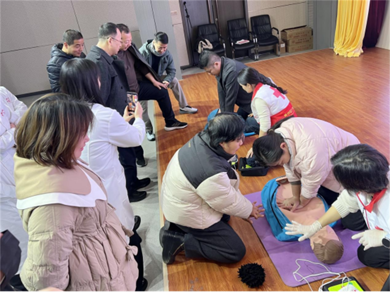 12-11(�����?Ӧ���Ȼ���ѵ���ܽ�ְԱ�?����ѧԺ��ȫ���ϡ��������к�ʮ�ֻ��У�?- ����1347.png