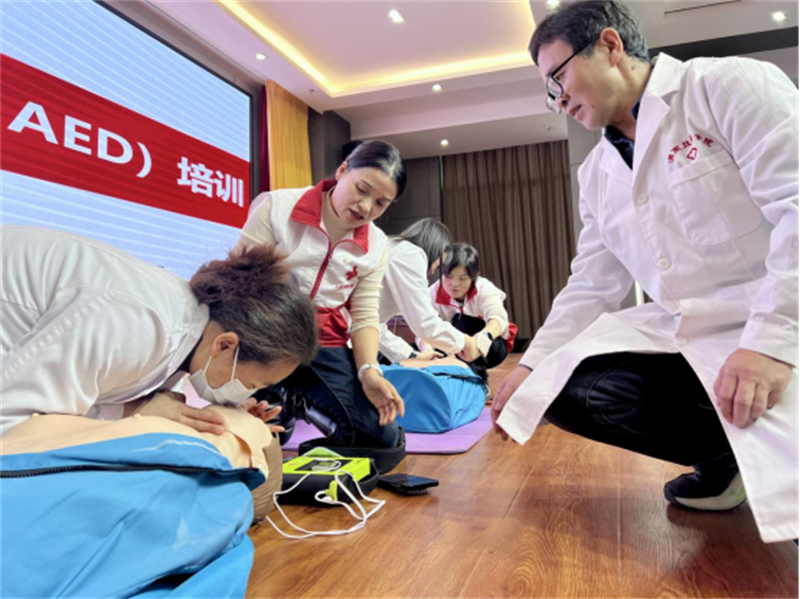 12-11(�����?Ӧ���Ȼ���ѵ���ܽ�ְԱ�?����ѧԺ��ȫ���ϡ��������к�ʮ�ֻ��У�?- ����1604.png